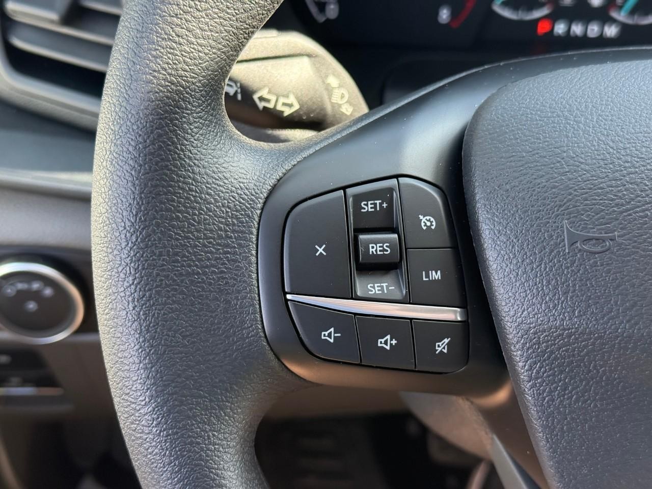 Ford Transit Cargo Van Vehicle Full-screen Gallery Image 09