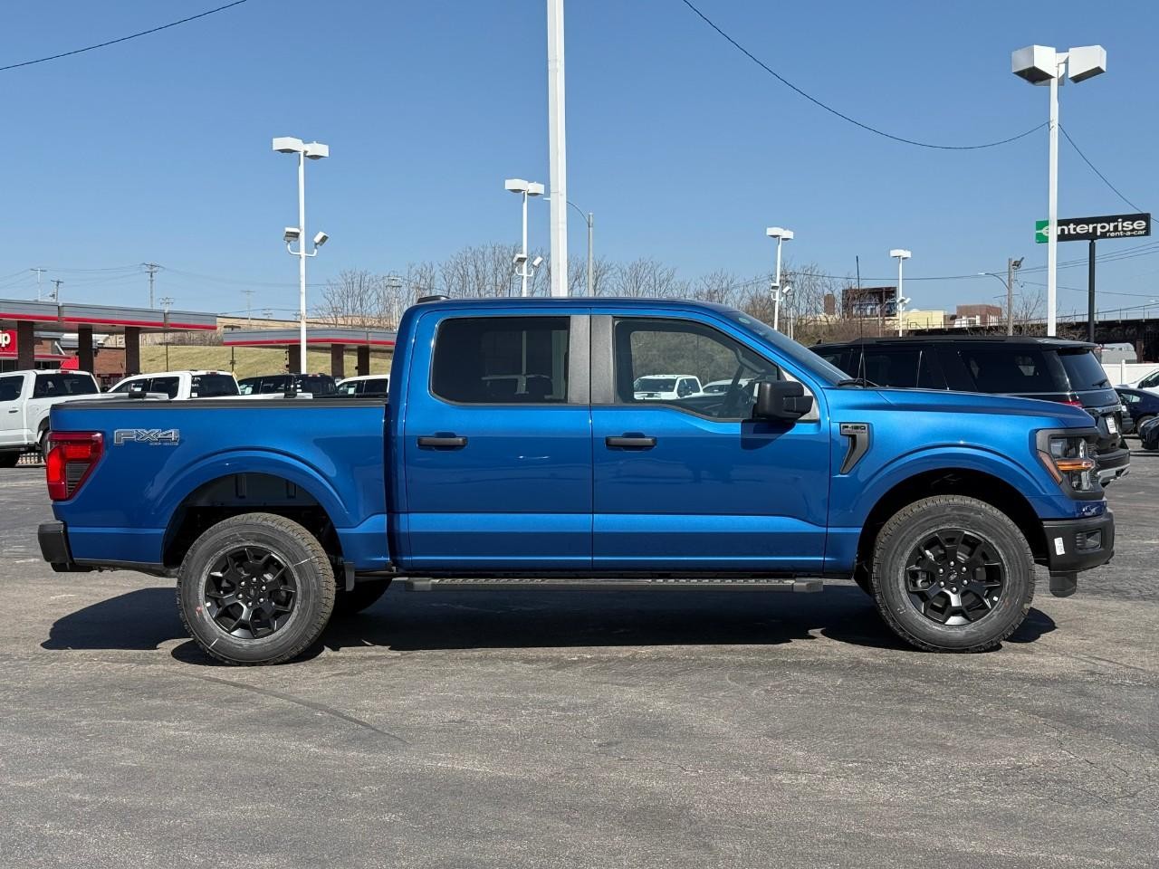 Ford F-150 Vehicle Full-screen Gallery Image 02