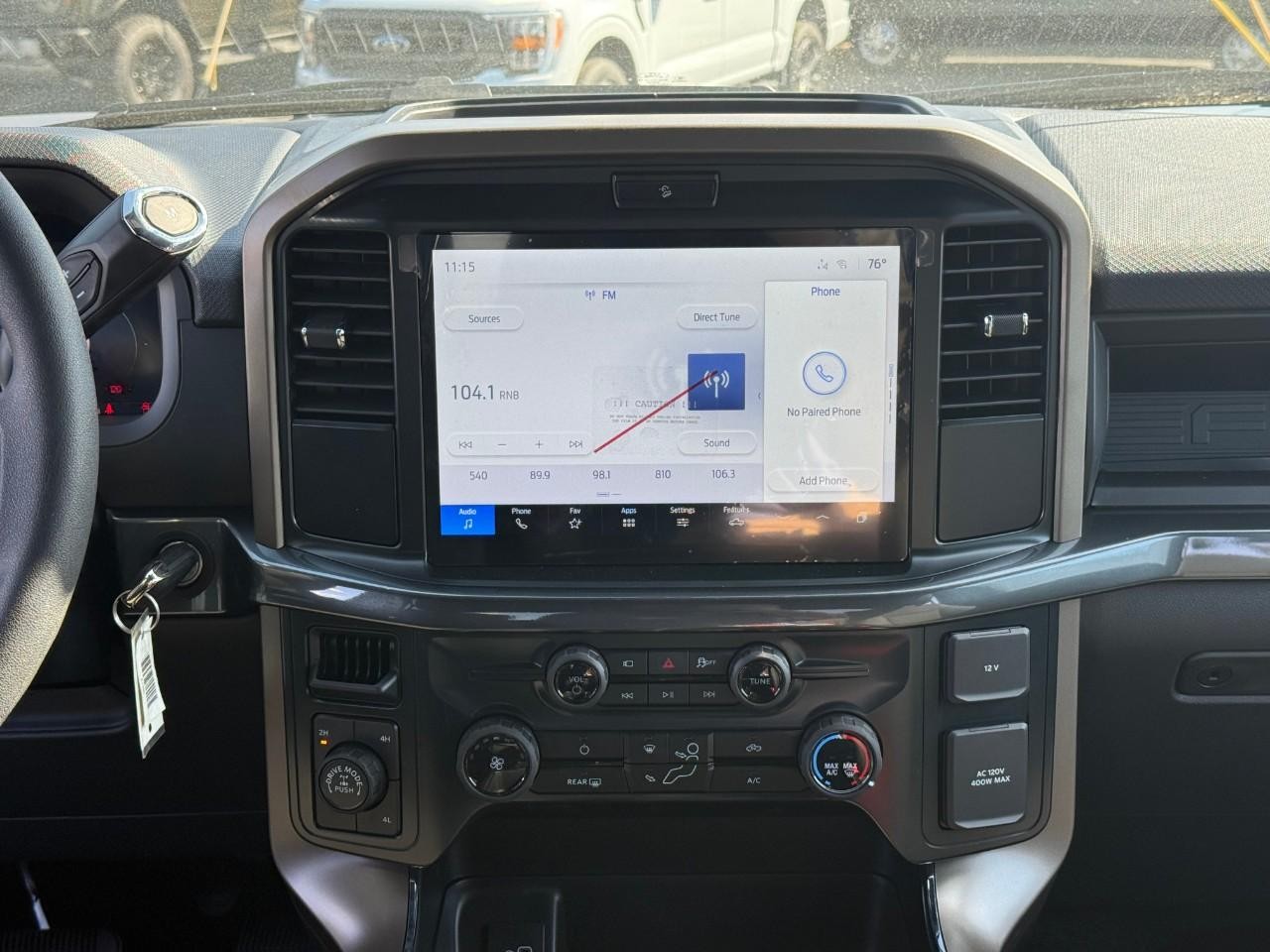 Ford F-150 Vehicle Full-screen Gallery Image 08