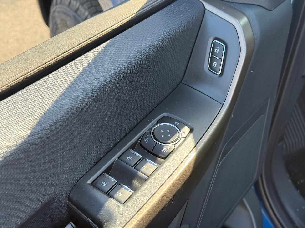 Ford F-150 Vehicle Full-screen Gallery Image 10