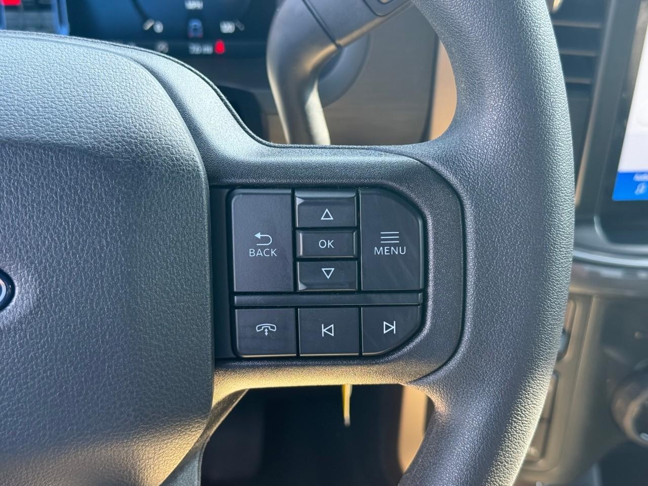 Ford F-150 Vehicle Full-screen Gallery Image 13