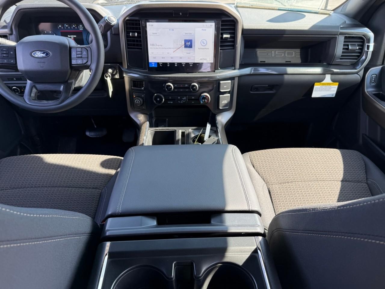 Ford F-150 Vehicle Full-screen Gallery Image 06