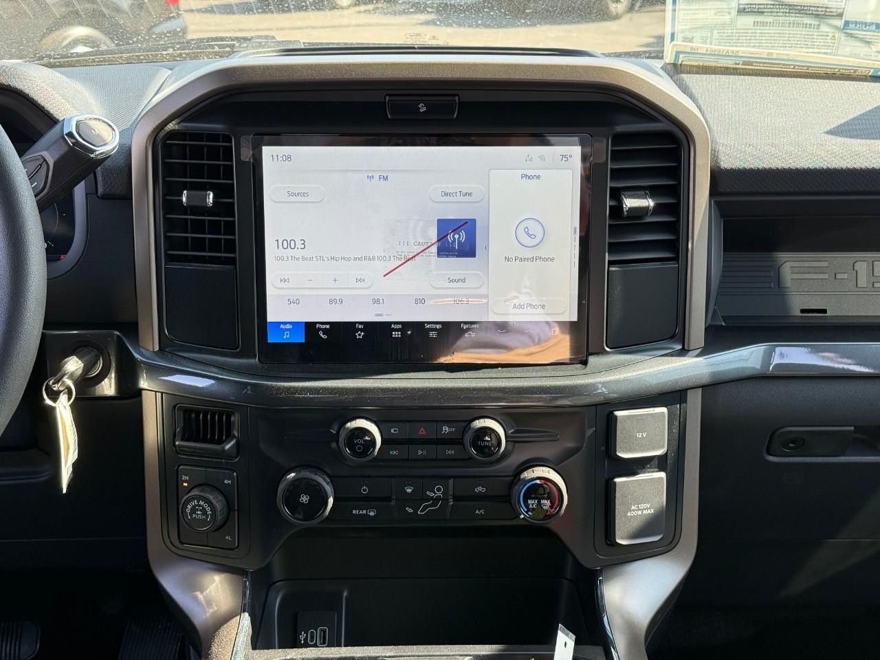 Ford F-150 Vehicle Full-screen Gallery Image 08