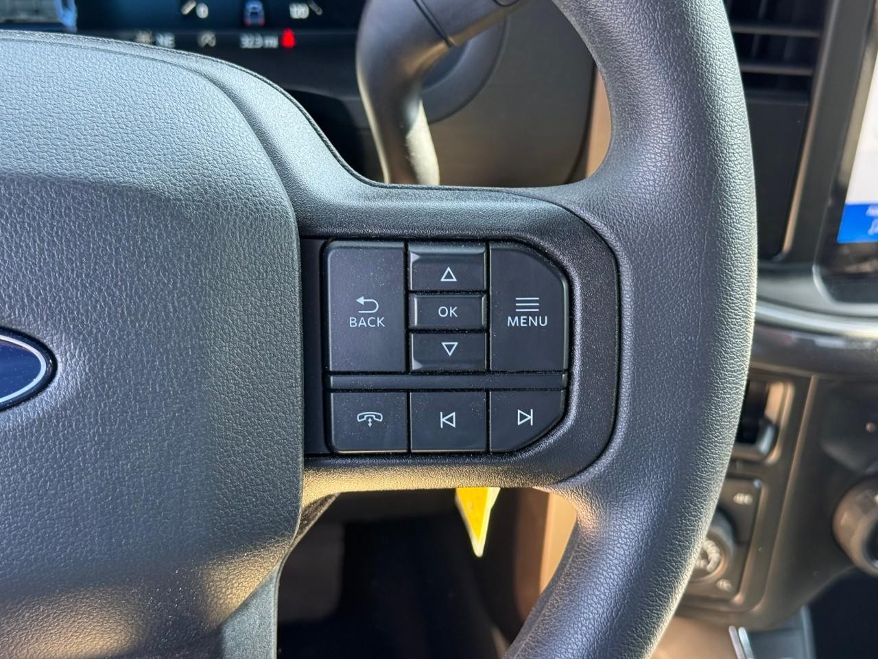 Ford F-150 Vehicle Full-screen Gallery Image 13