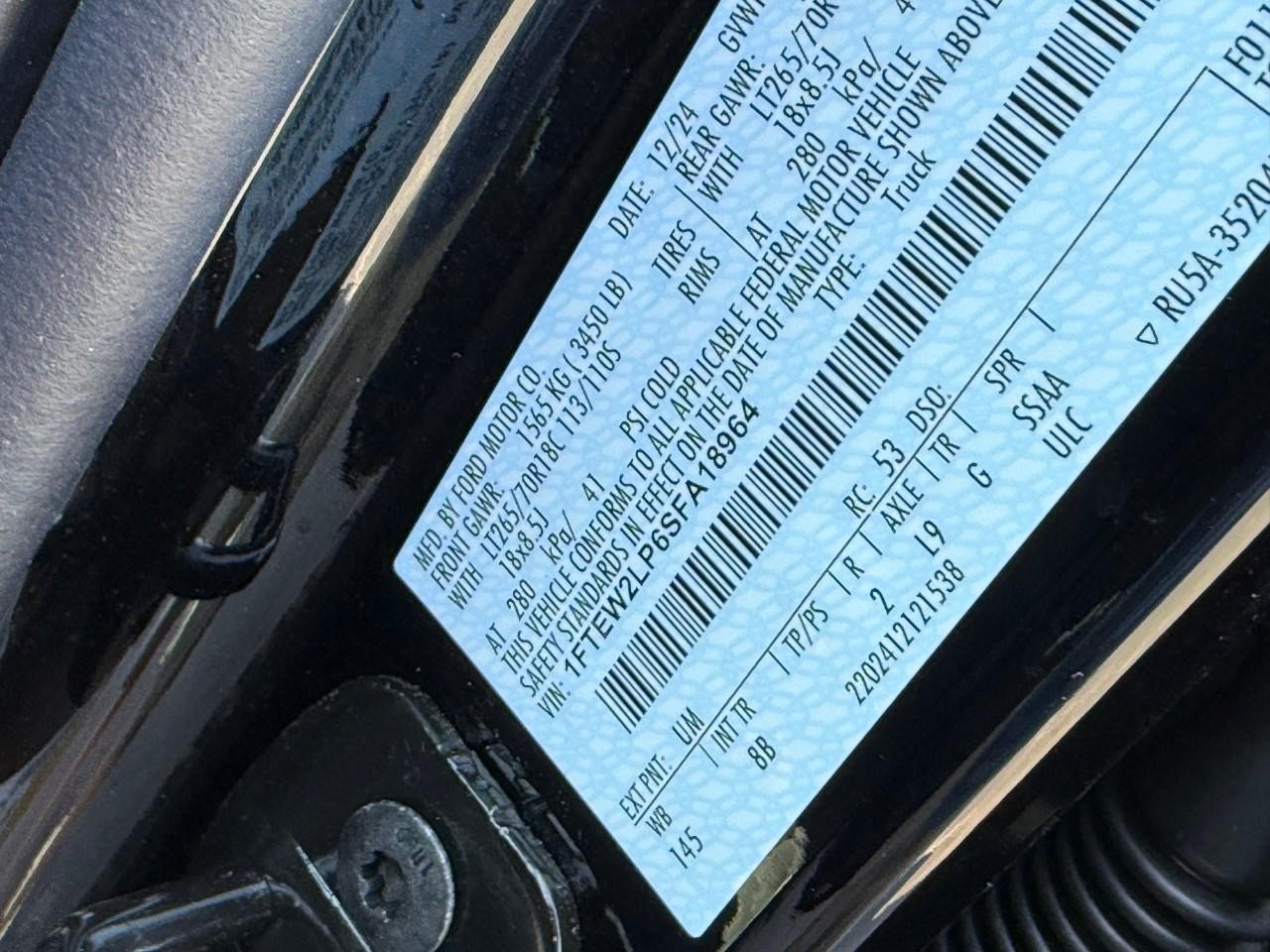 Ford F-150 Vehicle Full-screen Gallery Image 15