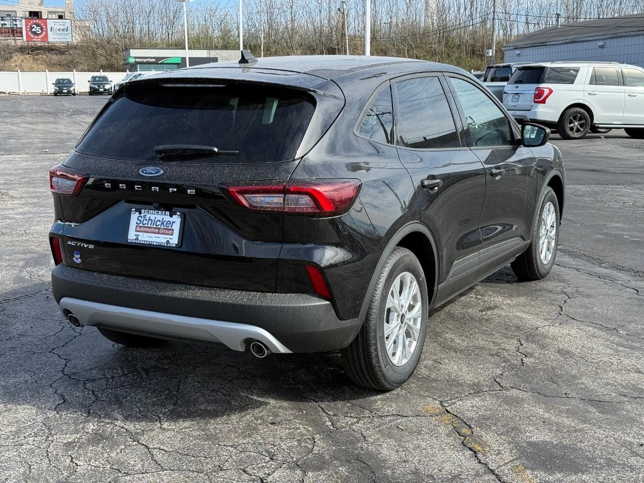 Ford Escape Vehicle Full-screen Gallery Image 03