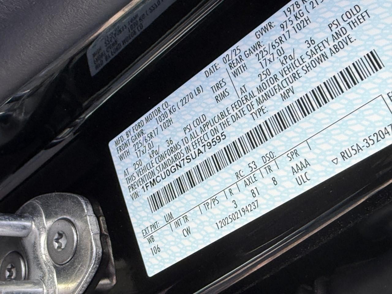 Ford Escape Vehicle Full-screen Gallery Image 20