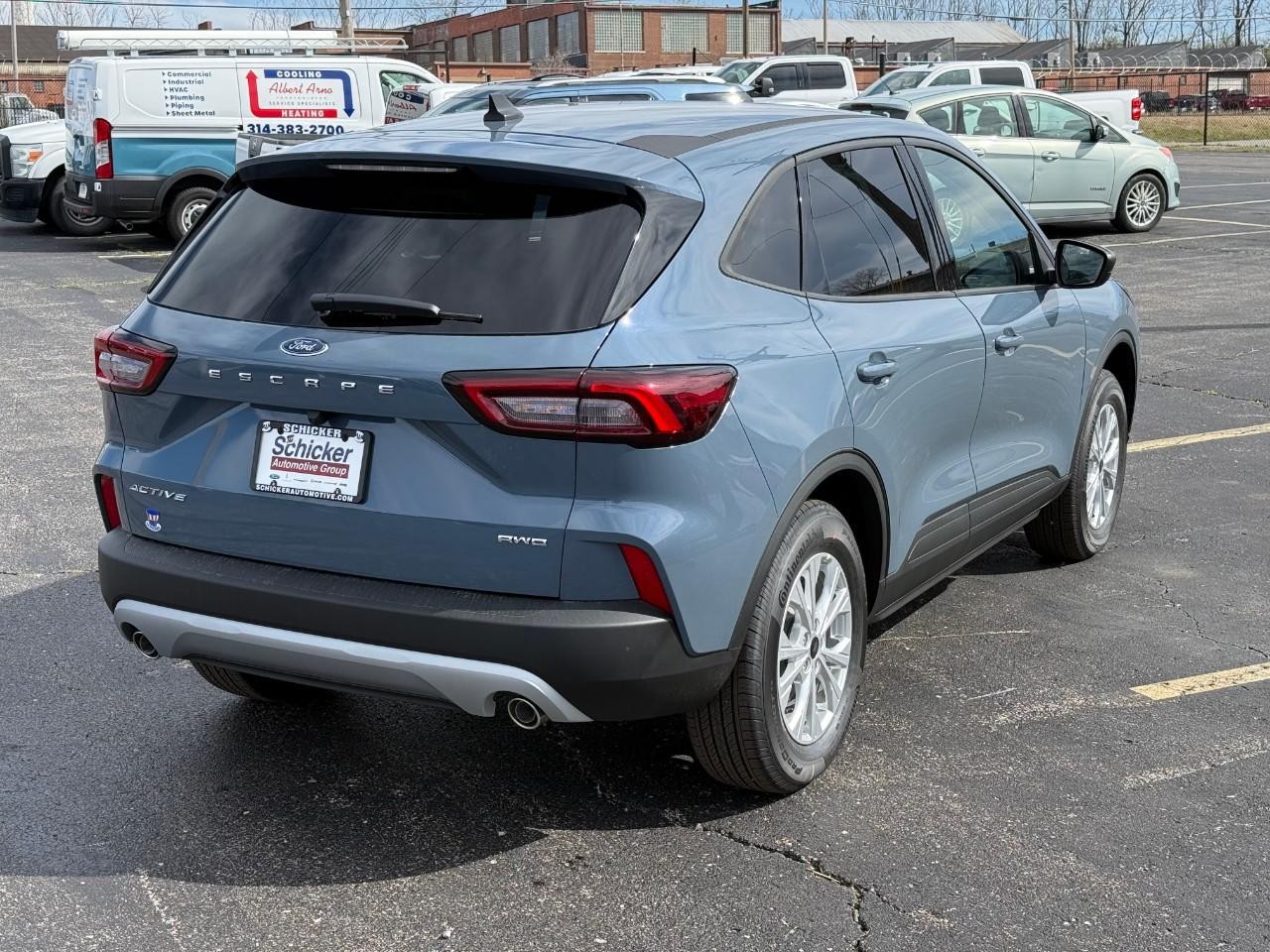 Ford Escape Vehicle Full-screen Gallery Image 03