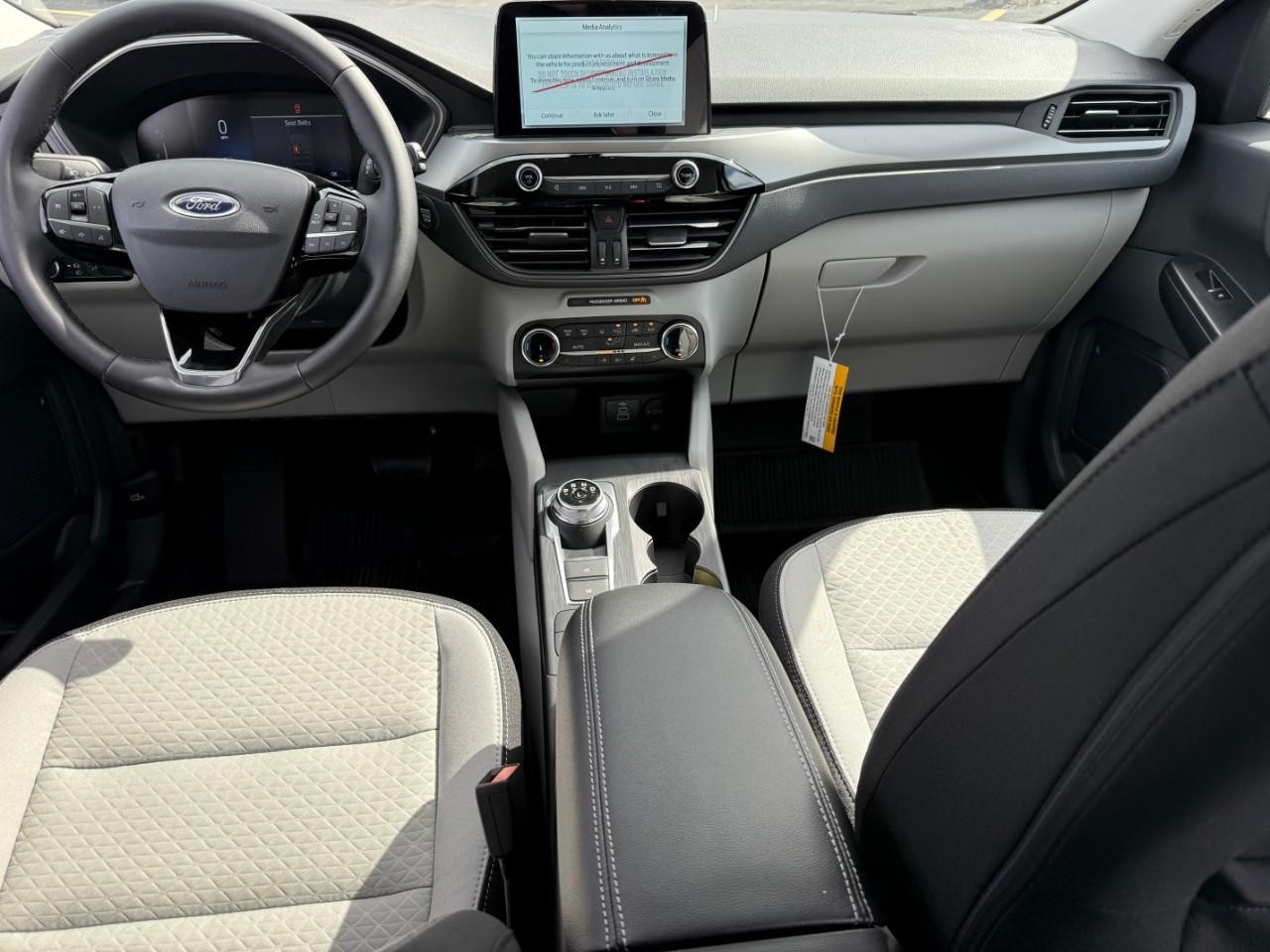 Ford Escape Vehicle Full-screen Gallery Image 07