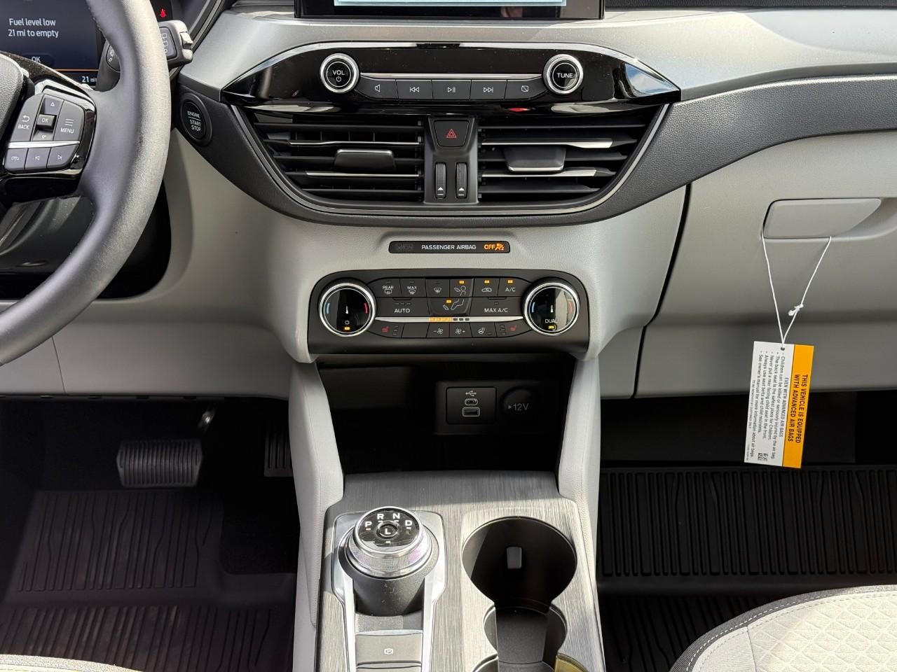 Ford Escape Vehicle Full-screen Gallery Image 10