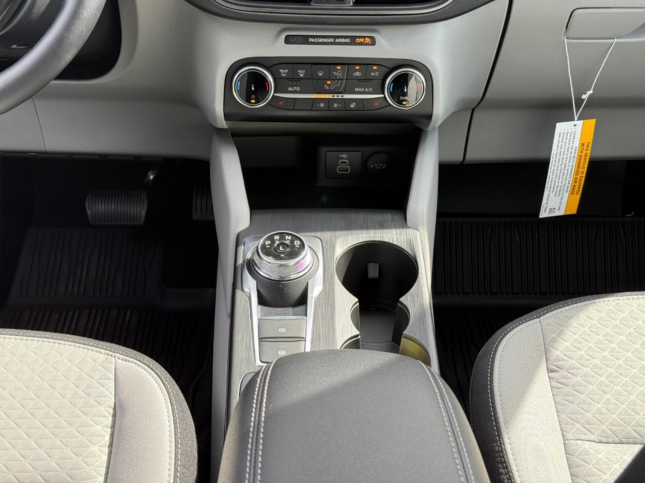 Ford Escape Vehicle Full-screen Gallery Image 11