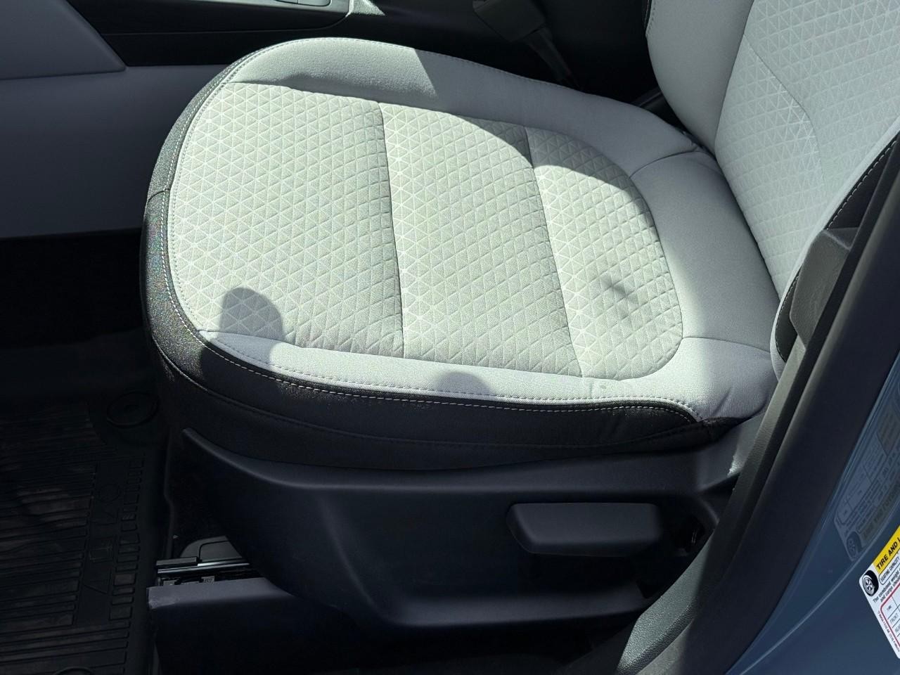 Ford Escape Vehicle Full-screen Gallery Image 13