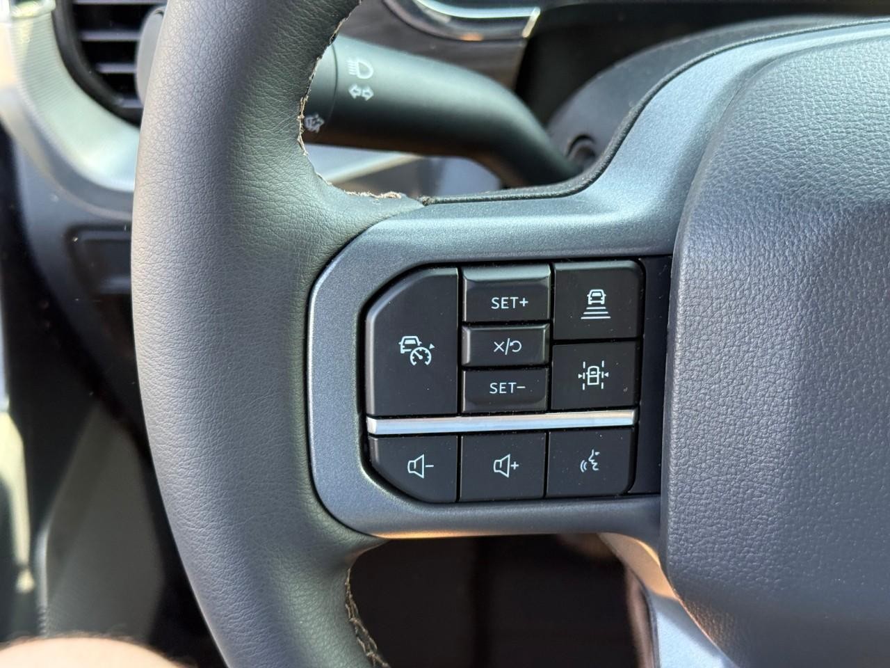 Ford F-150 Vehicle Full-screen Gallery Image 13