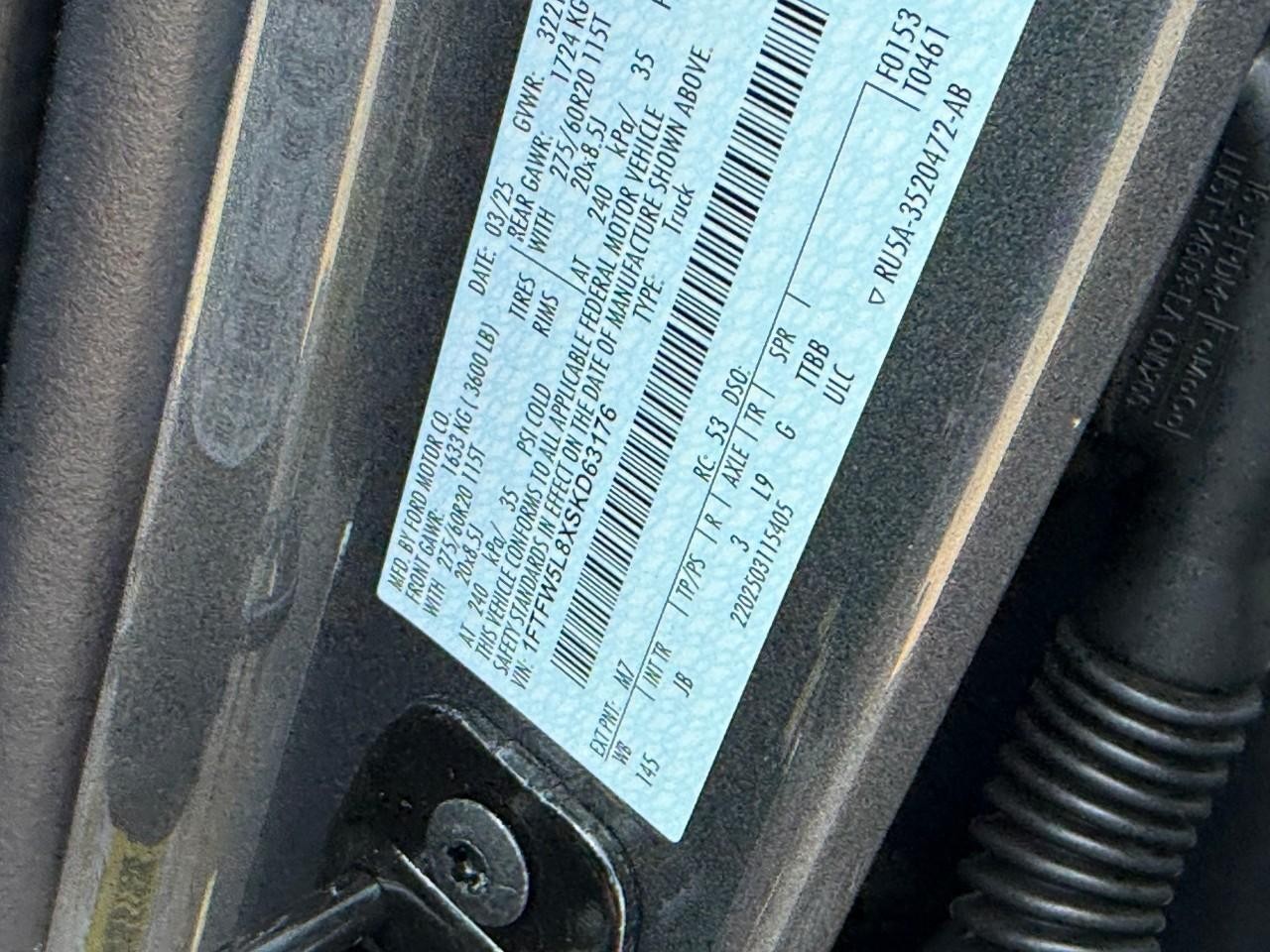 Ford F-150 Vehicle Full-screen Gallery Image 18