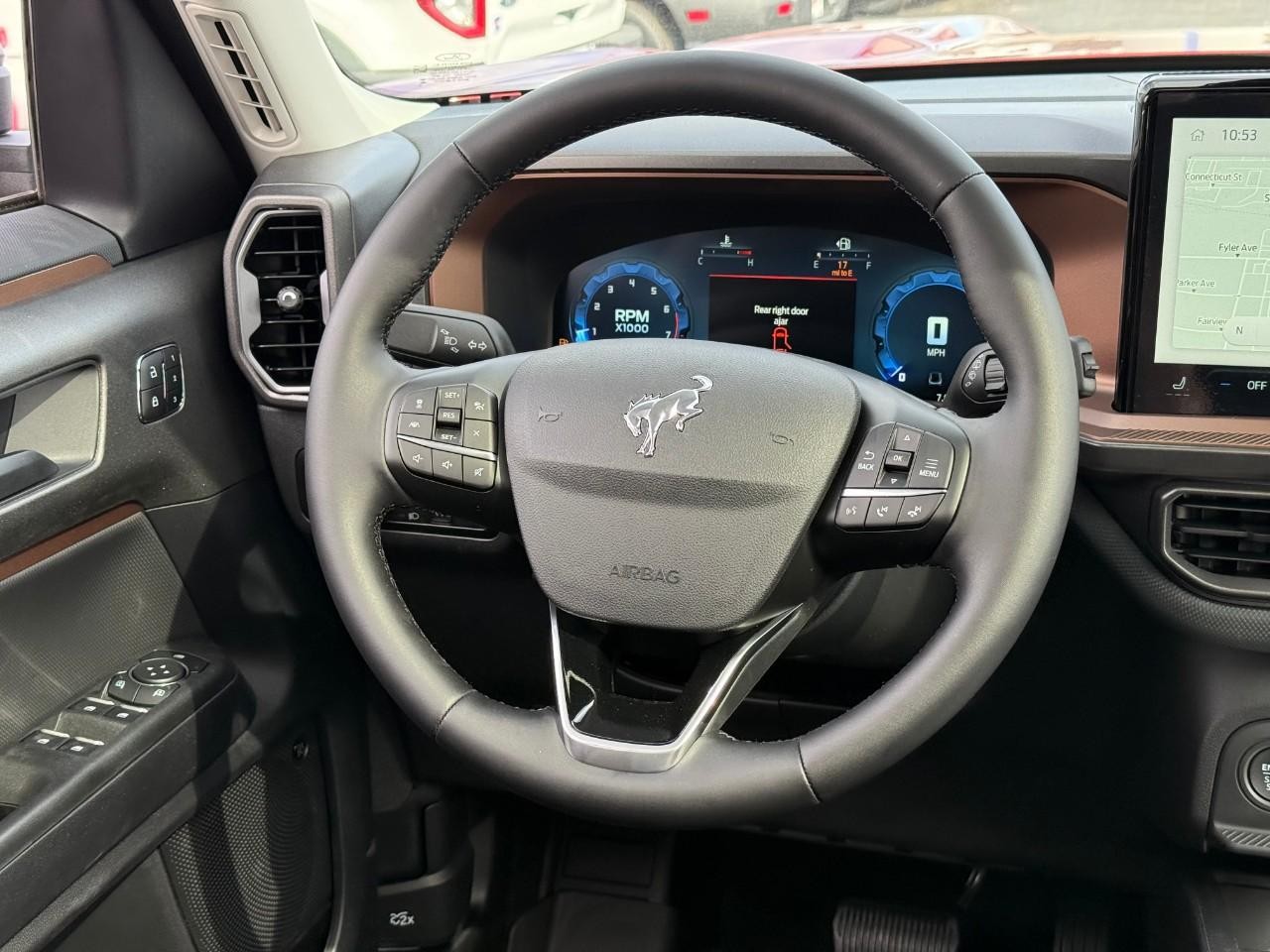 Ford Bronco Sport Vehicle Full-screen Gallery Image 07