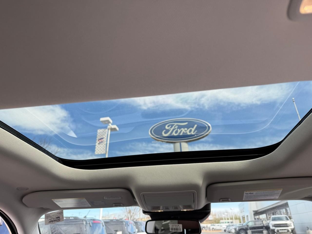 Ford Bronco Sport Vehicle Full-screen Gallery Image 11