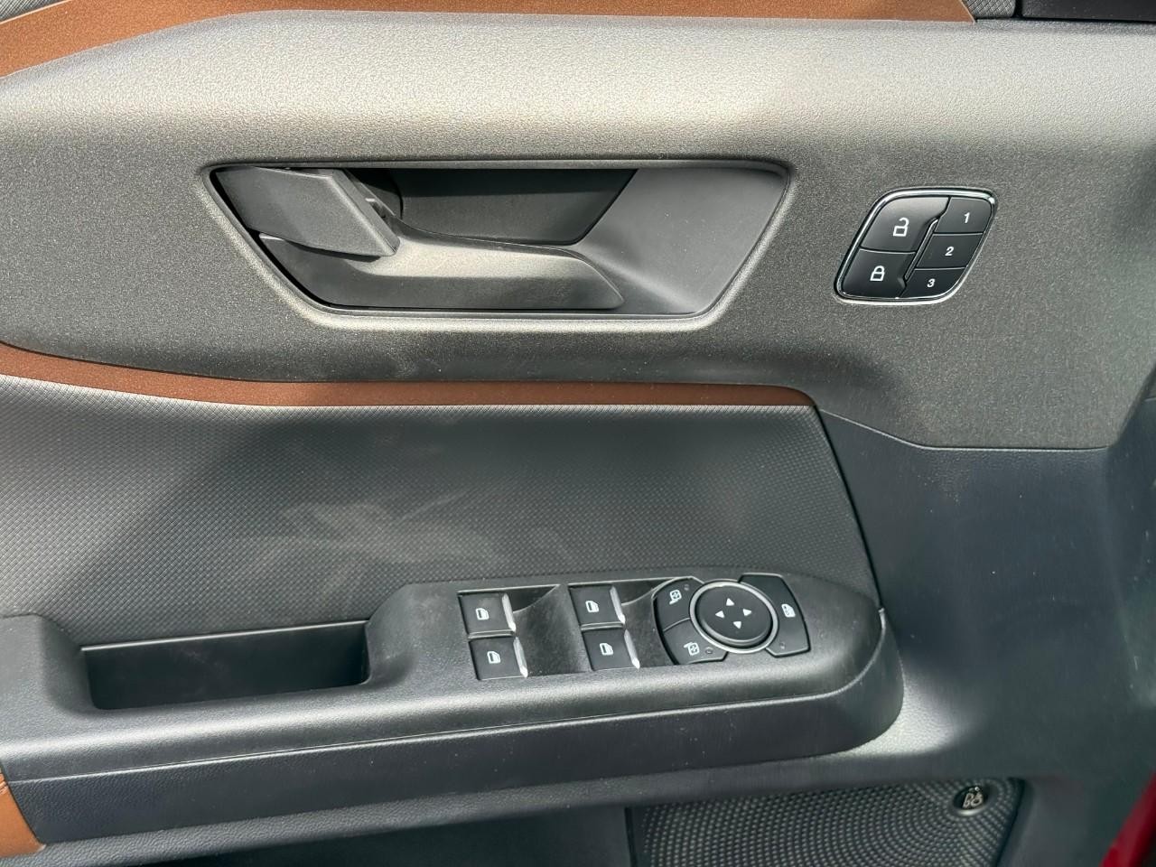 Ford Bronco Sport Vehicle Full-screen Gallery Image 12