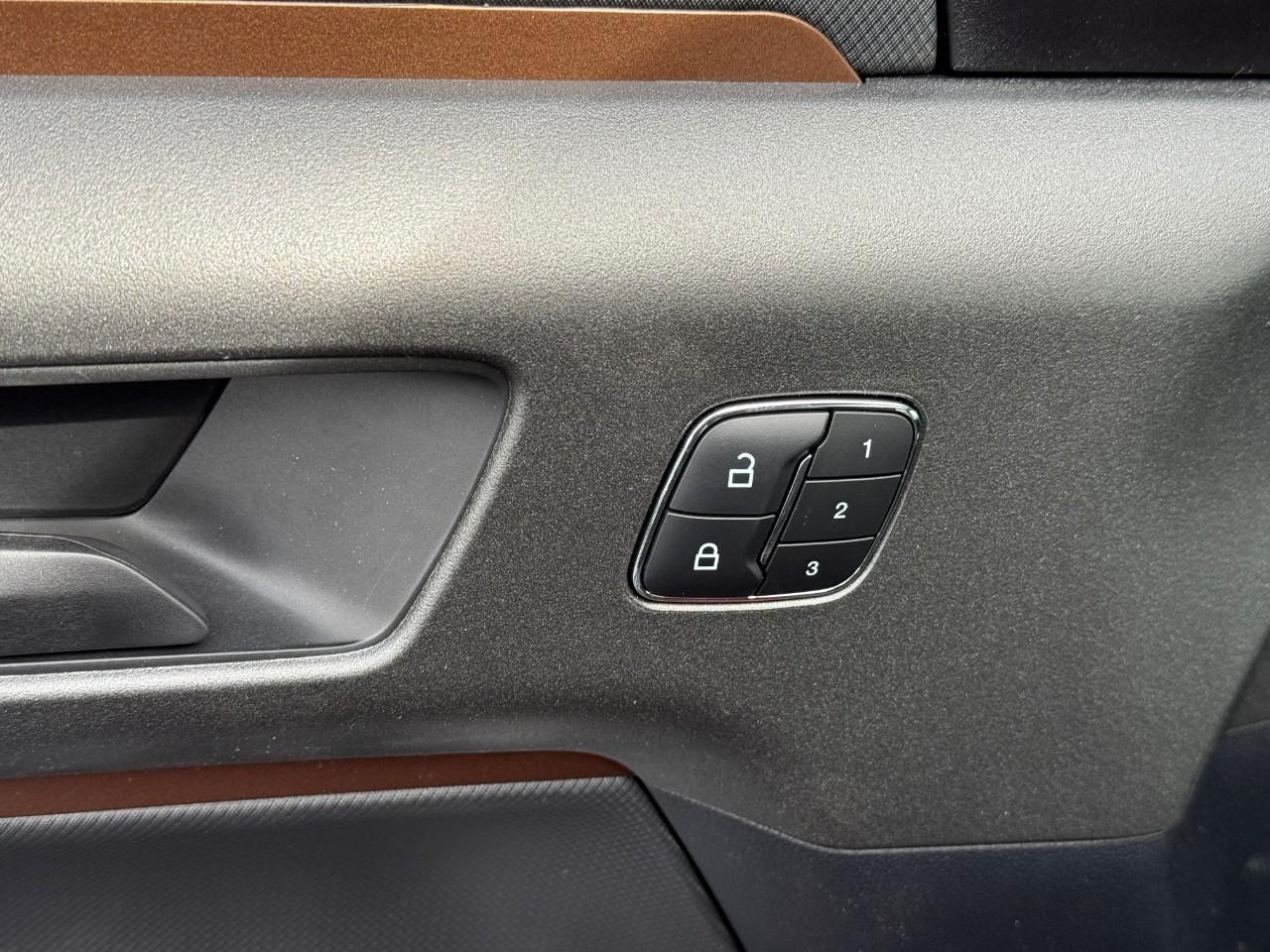 Ford Bronco Sport Vehicle Full-screen Gallery Image 13