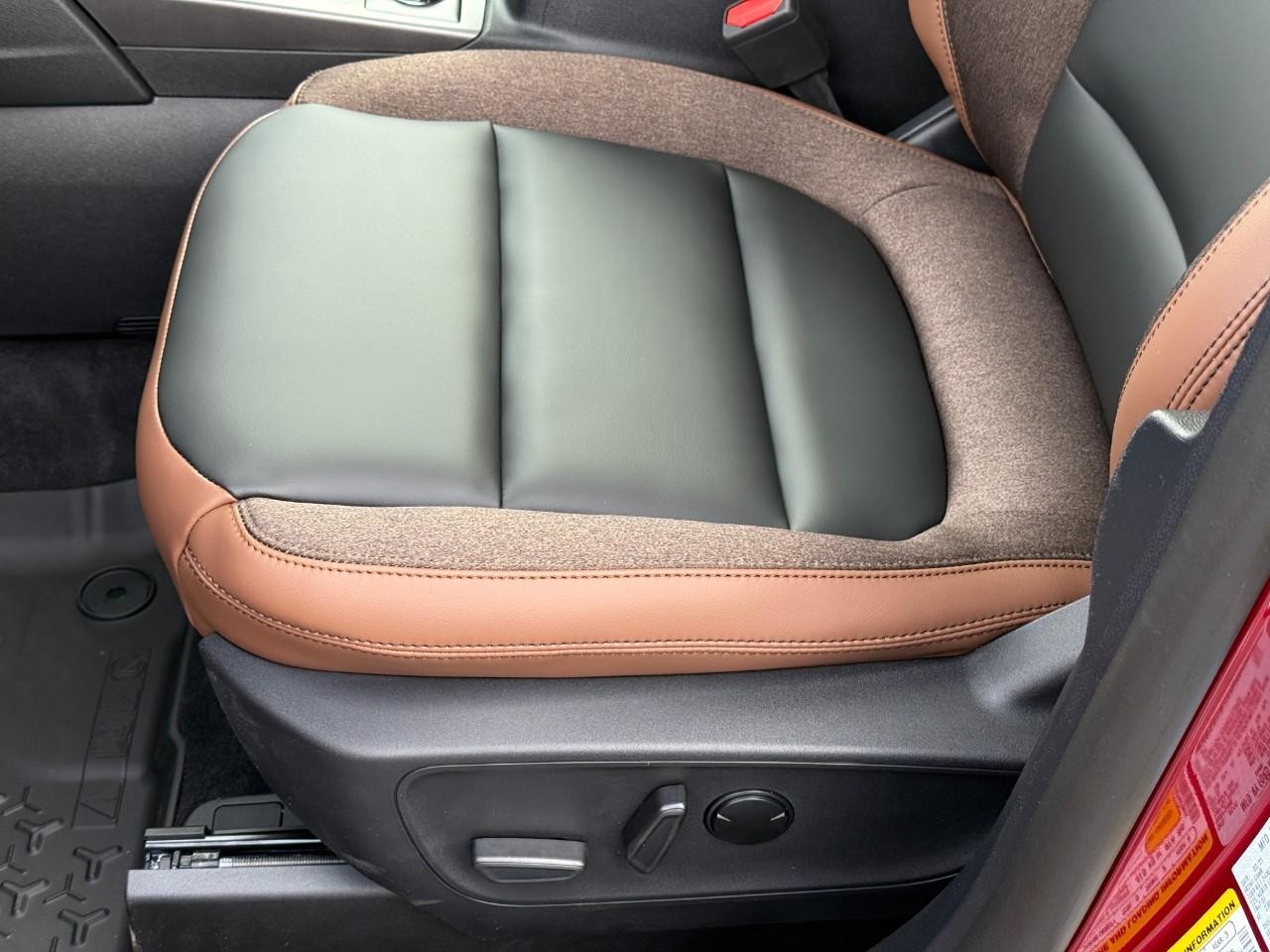 Ford Bronco Sport Vehicle Full-screen Gallery Image 14