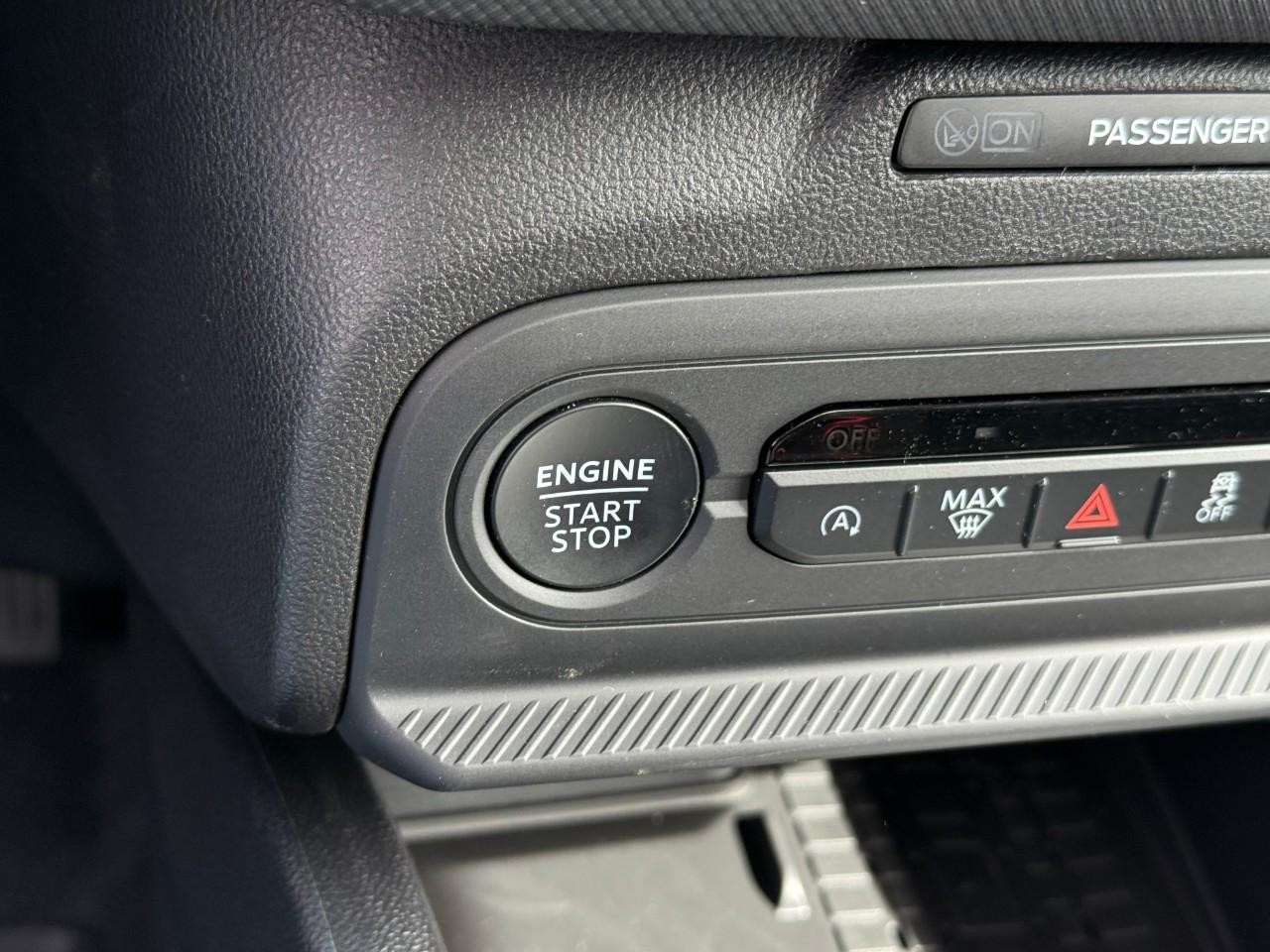 Ford Bronco Sport Vehicle Full-screen Gallery Image 19