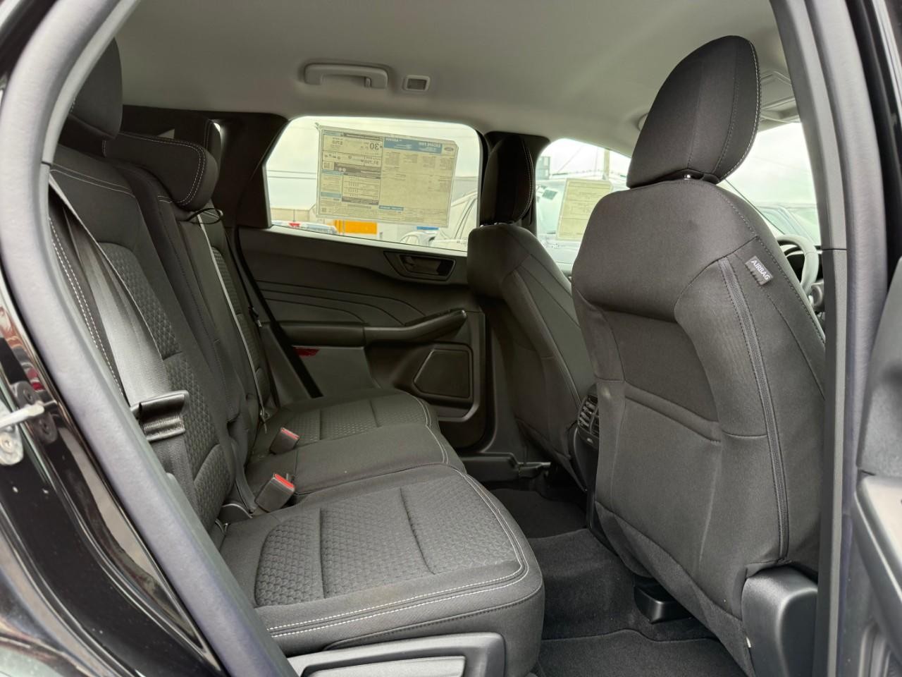 Ford Escape Vehicle Full-screen Gallery Image 05