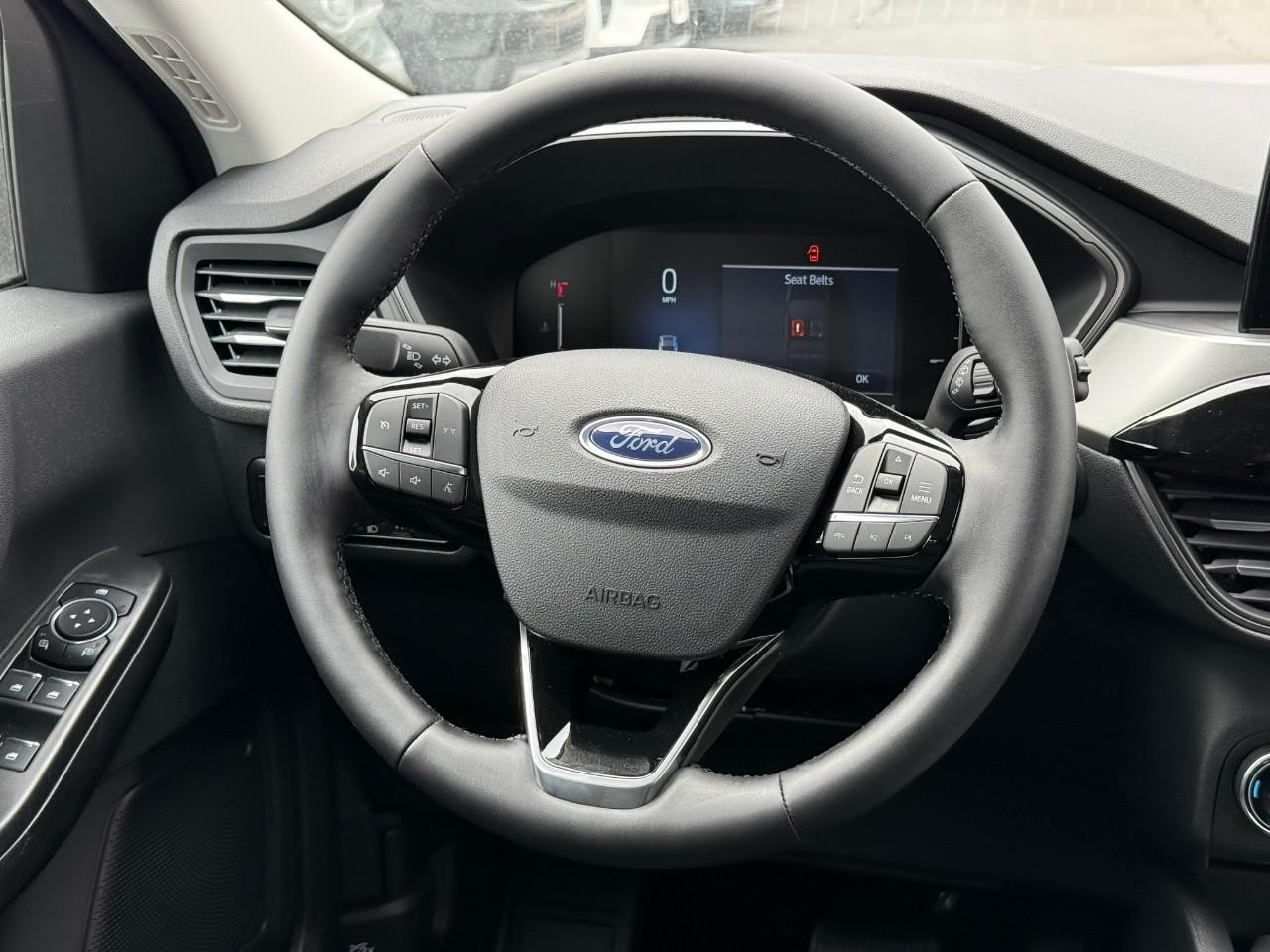 Ford Escape Vehicle Full-screen Gallery Image 07