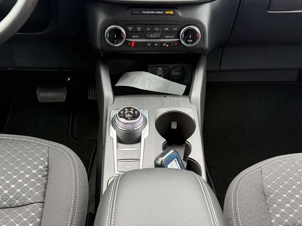 Ford Escape Vehicle Full-screen Gallery Image 10