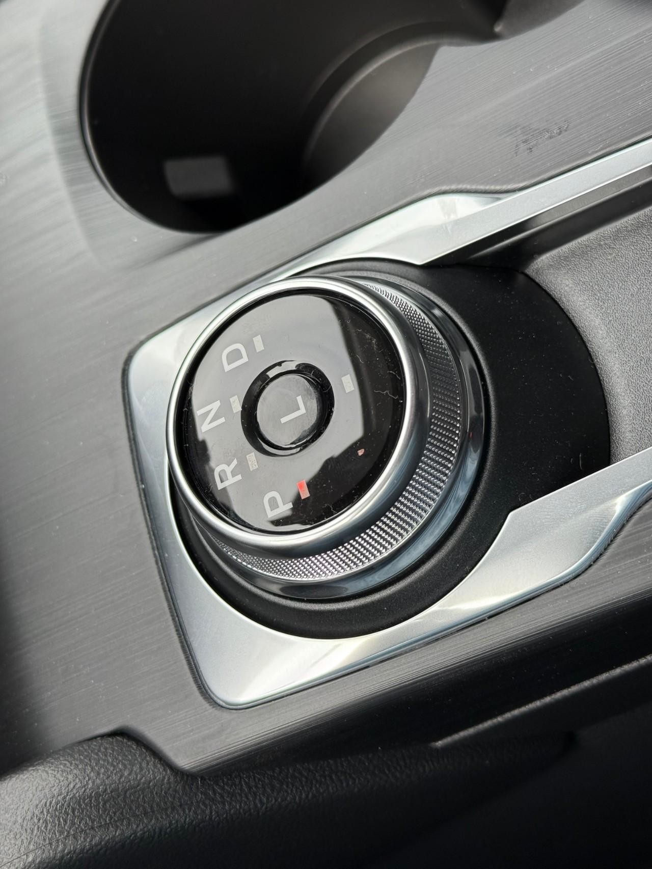 Ford Escape Vehicle Full-screen Gallery Image 14