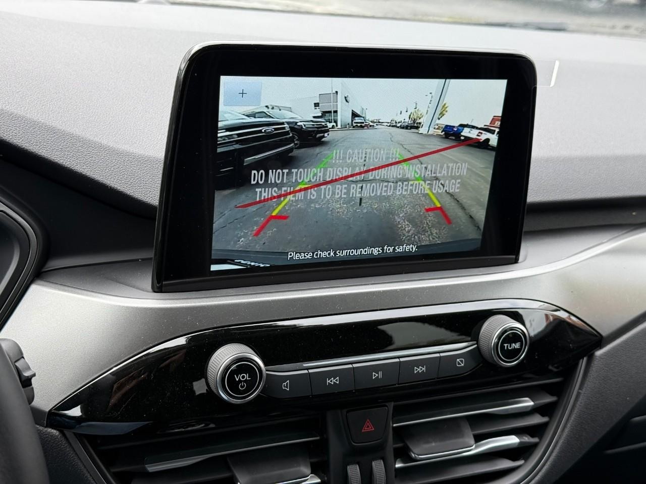 Ford Escape Vehicle Full-screen Gallery Image 18