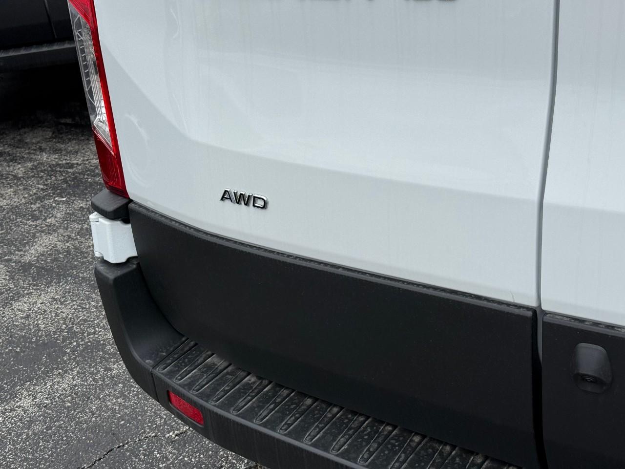 Ford Transit Cargo Van Vehicle Full-screen Gallery Image 04