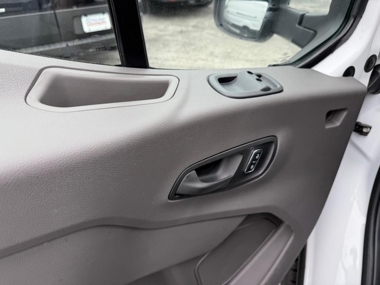 Ford Transit Cargo Van Vehicle Full-screen Gallery Image 09