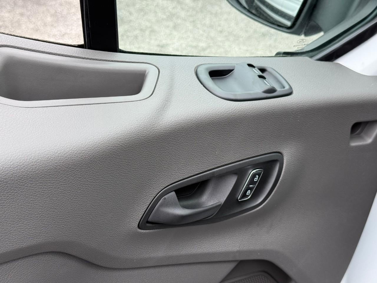 Ford Transit Cargo Van Vehicle Full-screen Gallery Image 09