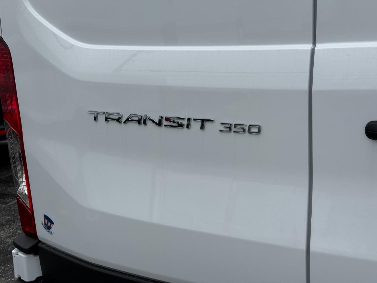 Ford Transit Cargo Van Vehicle Full-screen Gallery Image 04