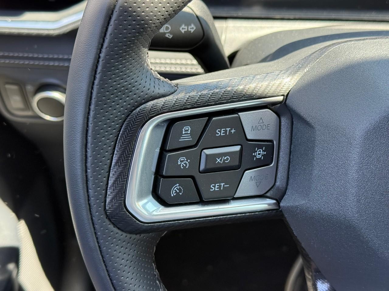 Ford Mustang Vehicle Full-screen Gallery Image 12