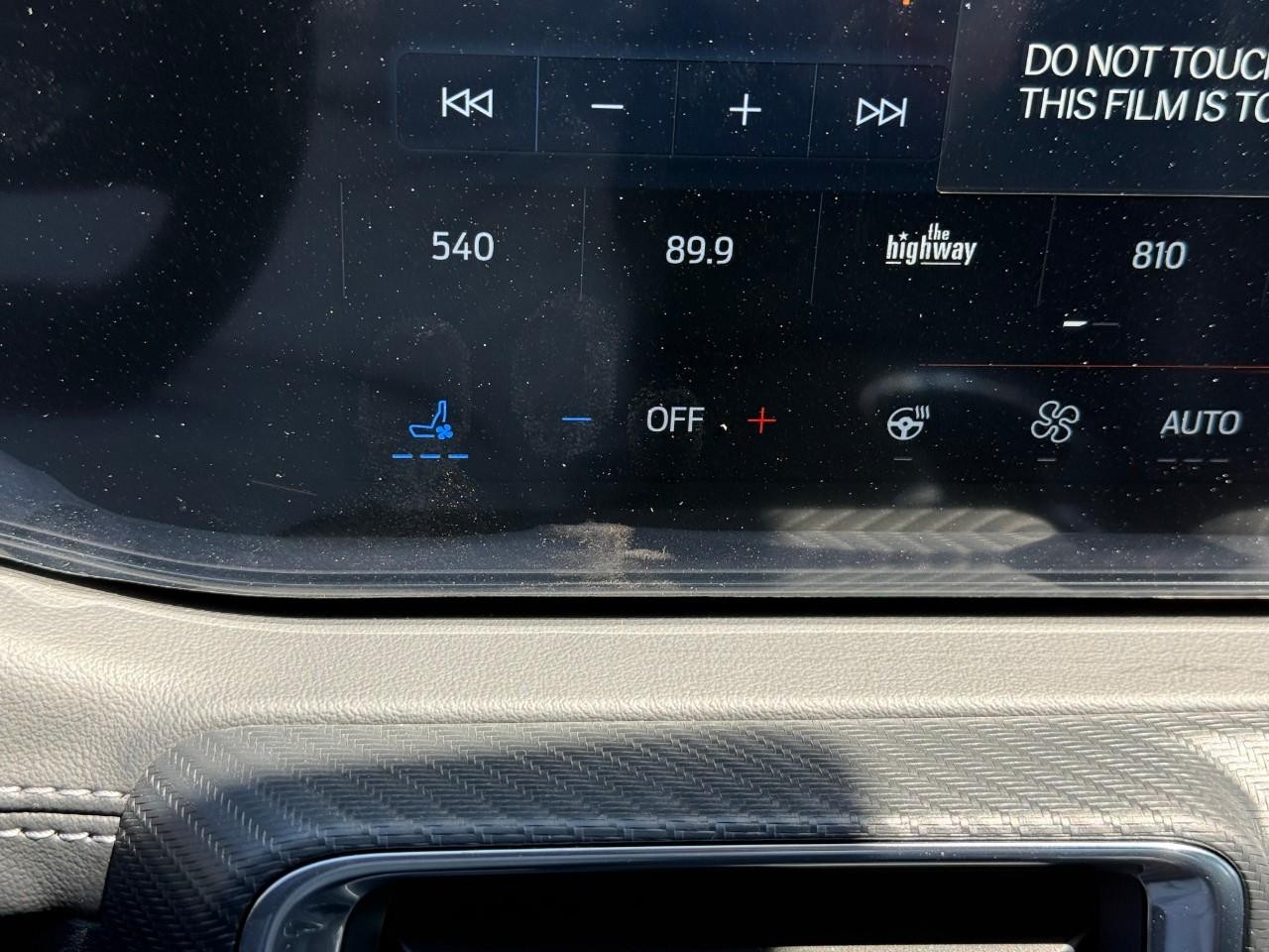 Ford Mustang Vehicle Full-screen Gallery Image 16