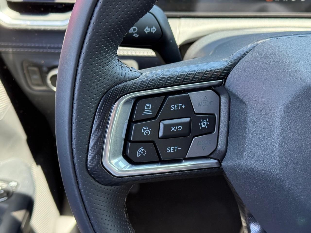 Ford Mustang Vehicle Full-screen Gallery Image 13