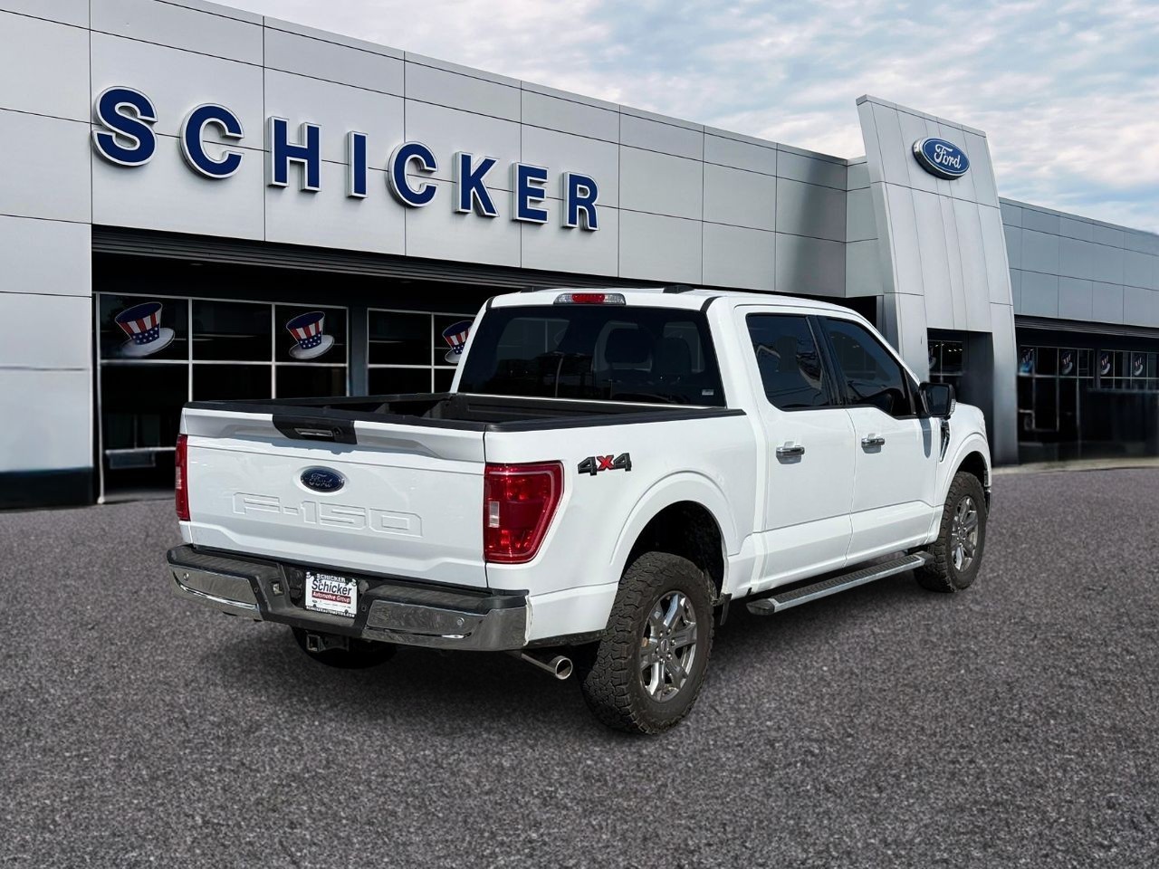 Ford F-150 Vehicle Full-screen Gallery Image 02