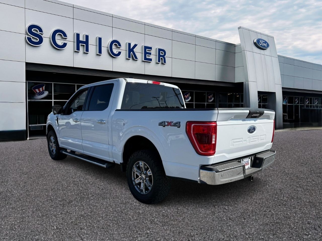 Ford F-150 Vehicle Full-screen Gallery Image 03