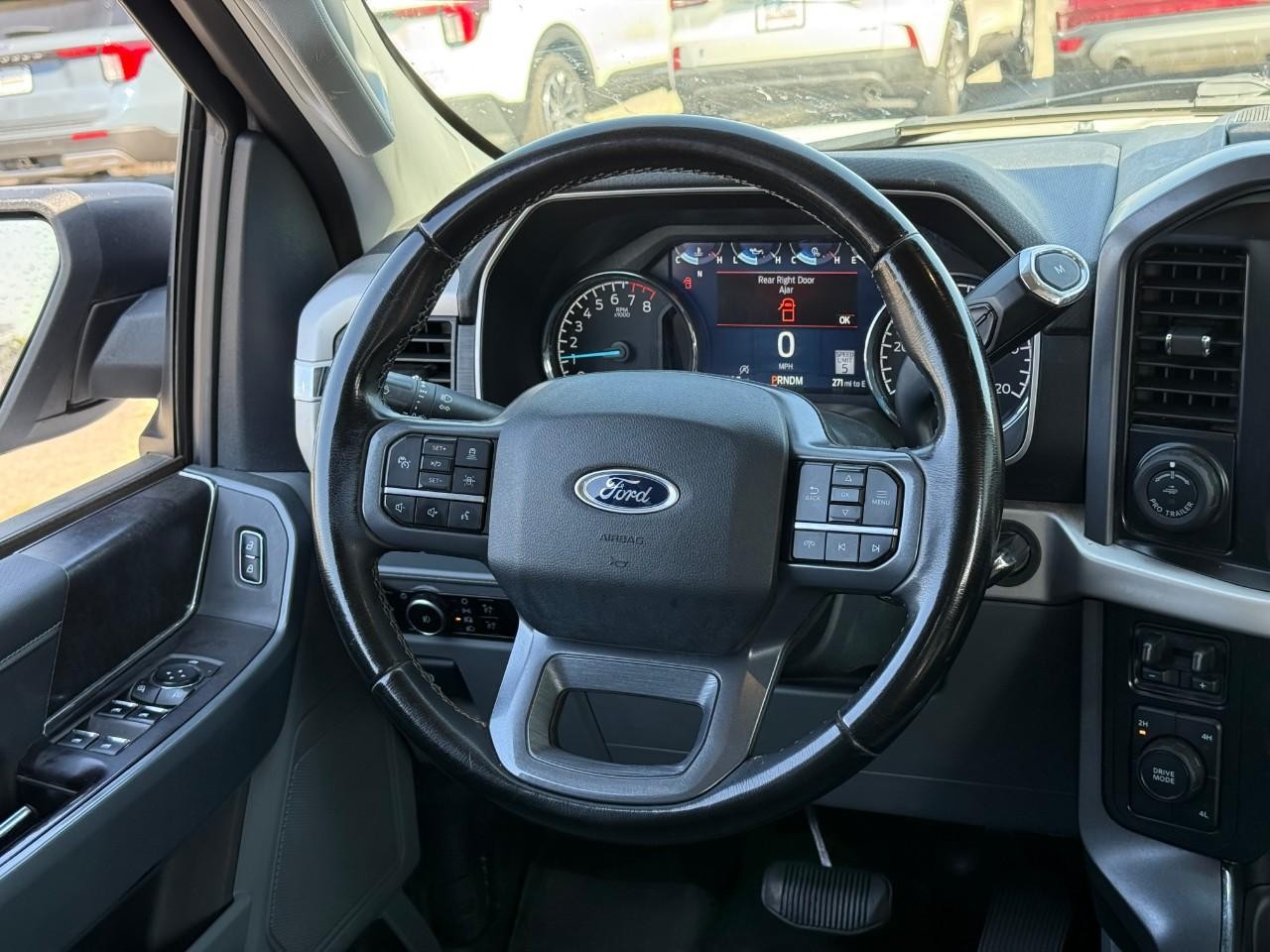 Ford F-150 Vehicle Full-screen Gallery Image 07