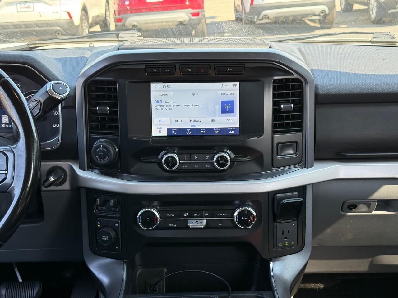 Ford F-150 Vehicle Full-screen Gallery Image 08