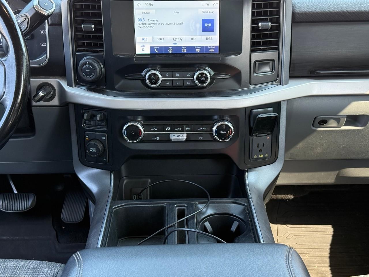 Ford F-150 Vehicle Full-screen Gallery Image 09