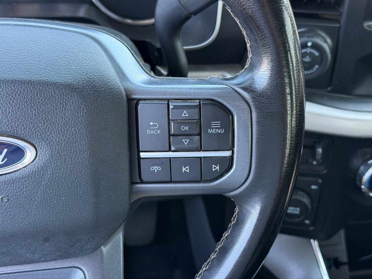 Ford F-150 Vehicle Full-screen Gallery Image 14