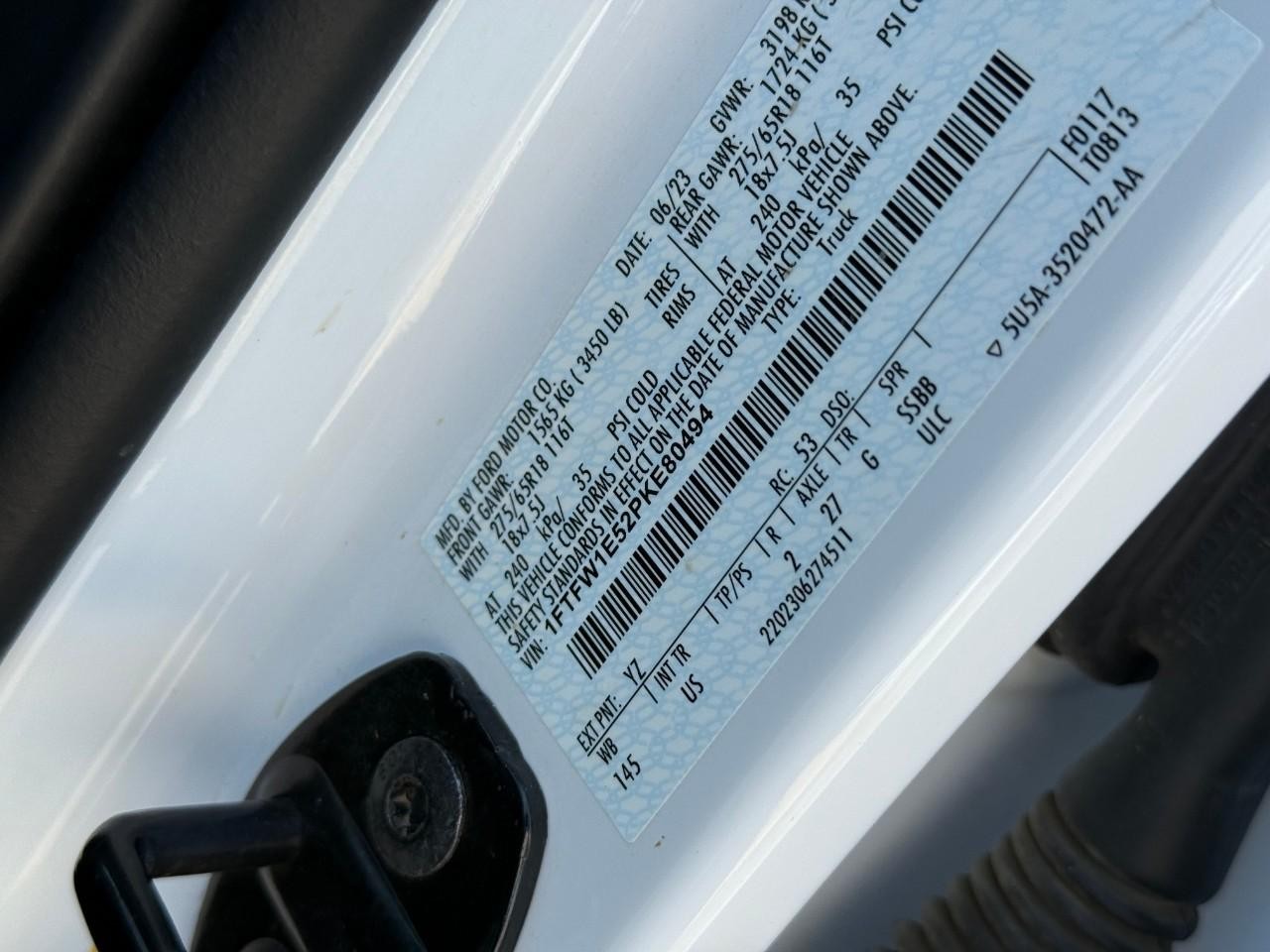 Ford F-150 Vehicle Full-screen Gallery Image 17