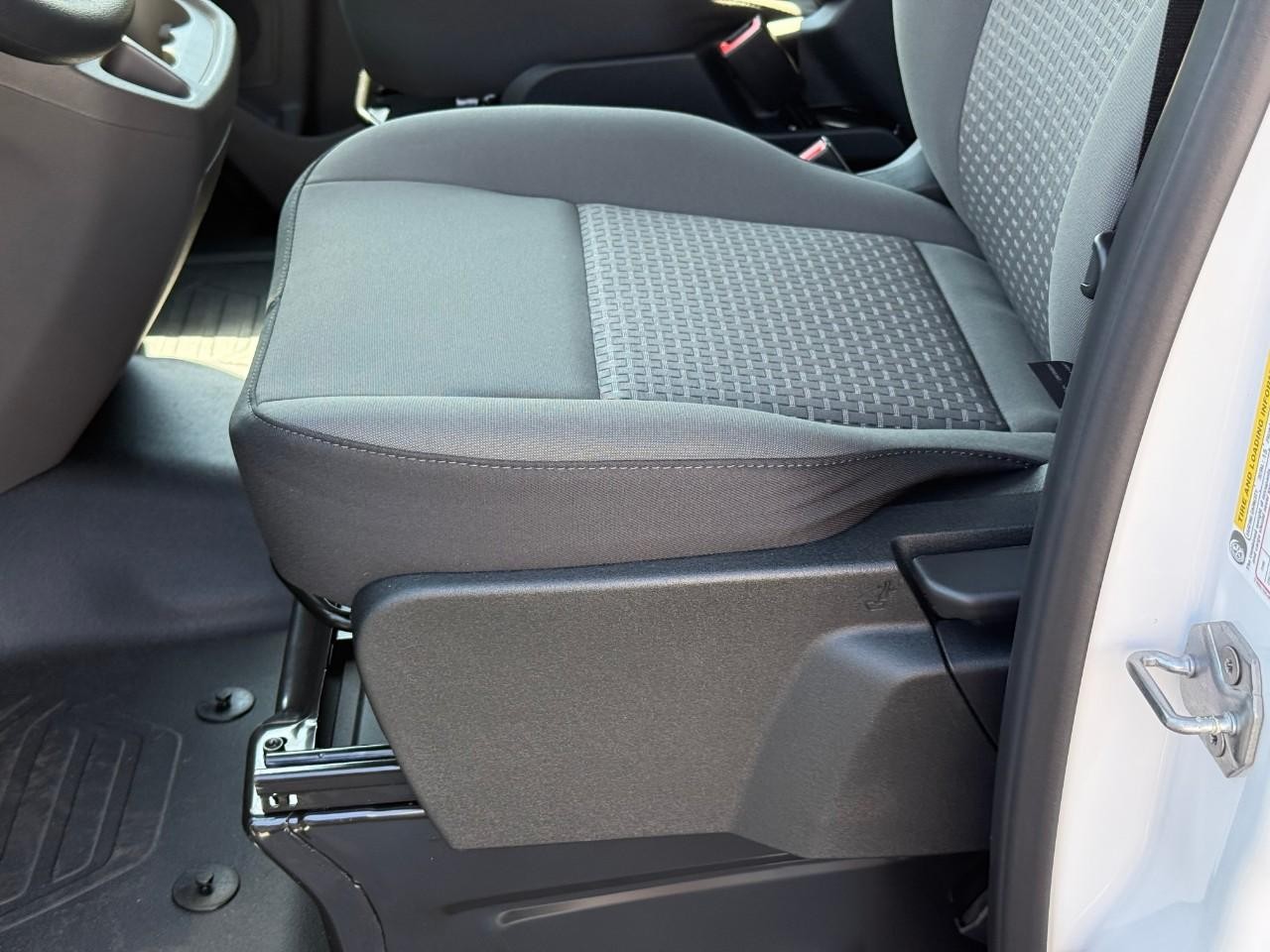 Ford Transit Passenger Wagon Vehicle Full-screen Gallery Image 10