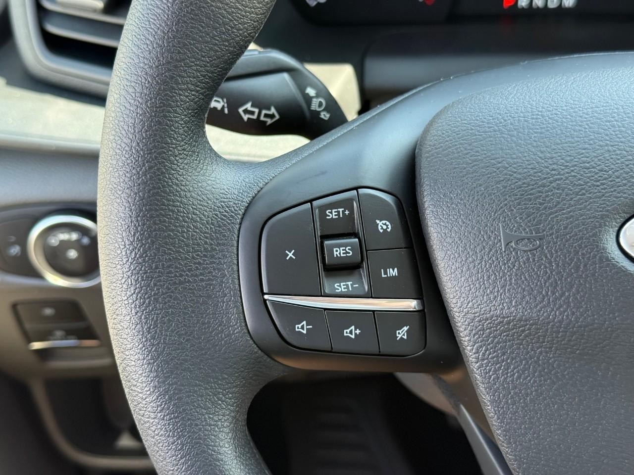 Ford Transit Passenger Wagon Vehicle Full-screen Gallery Image 11