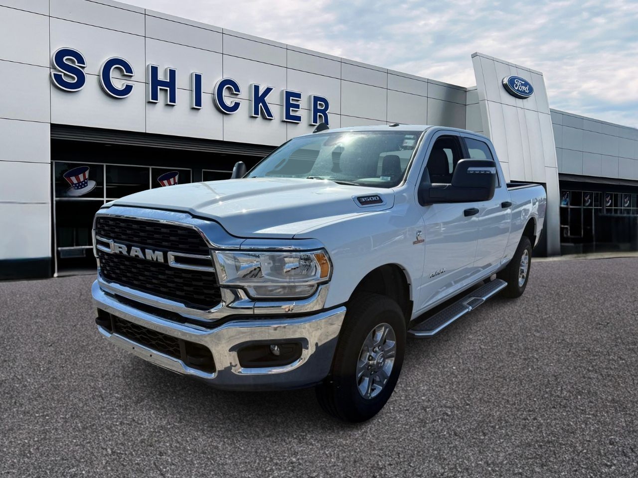 Ram 3500 Vehicle Full-screen Gallery Image 04