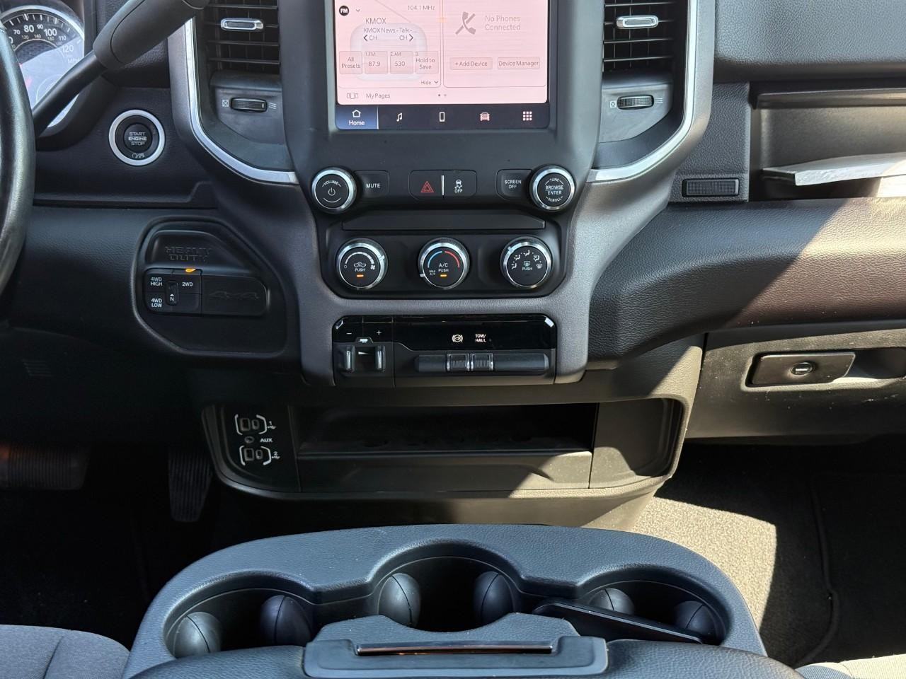 Ram 3500 Vehicle Full-screen Gallery Image 09