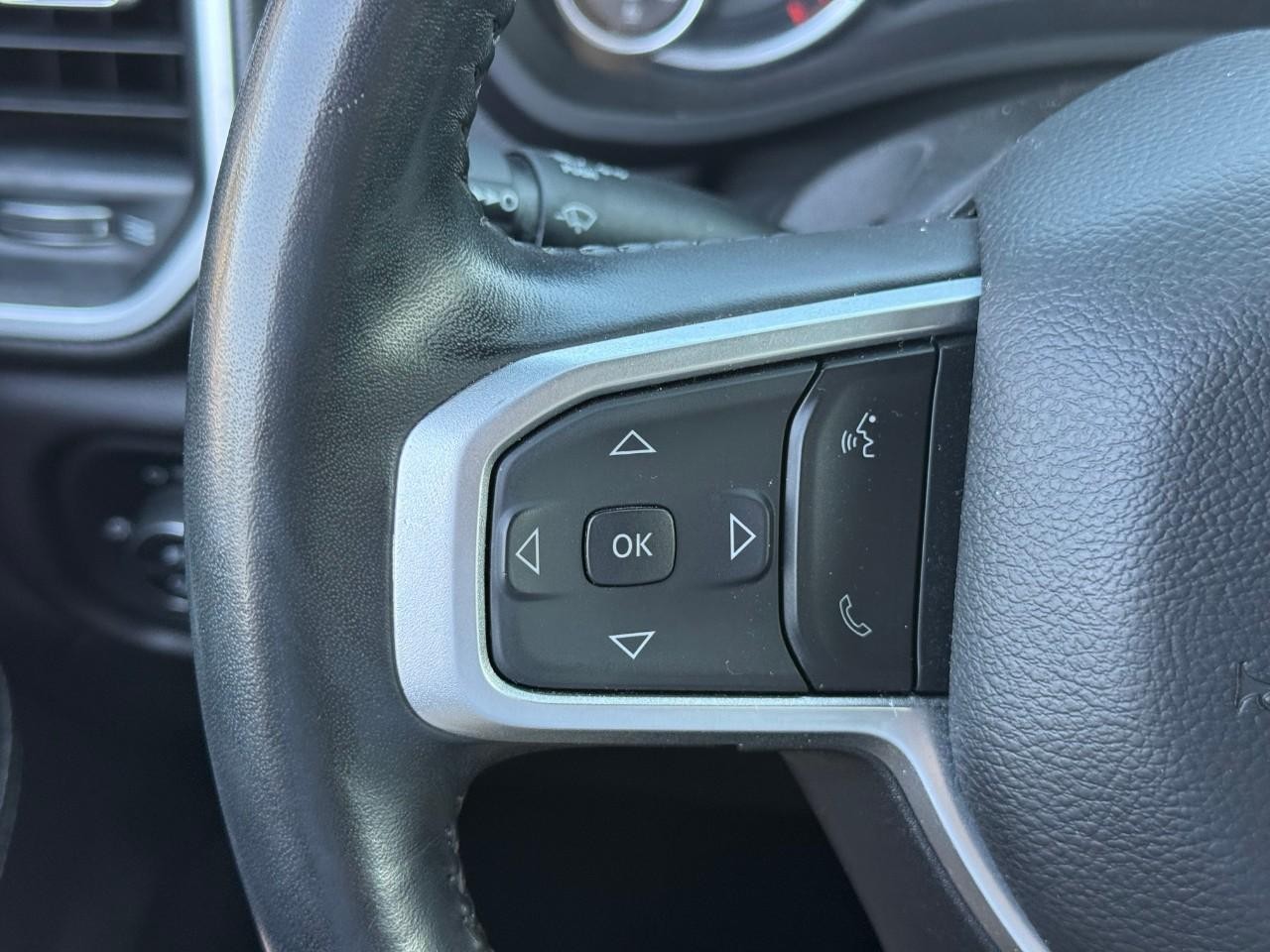 Ram 3500 Vehicle Full-screen Gallery Image 12