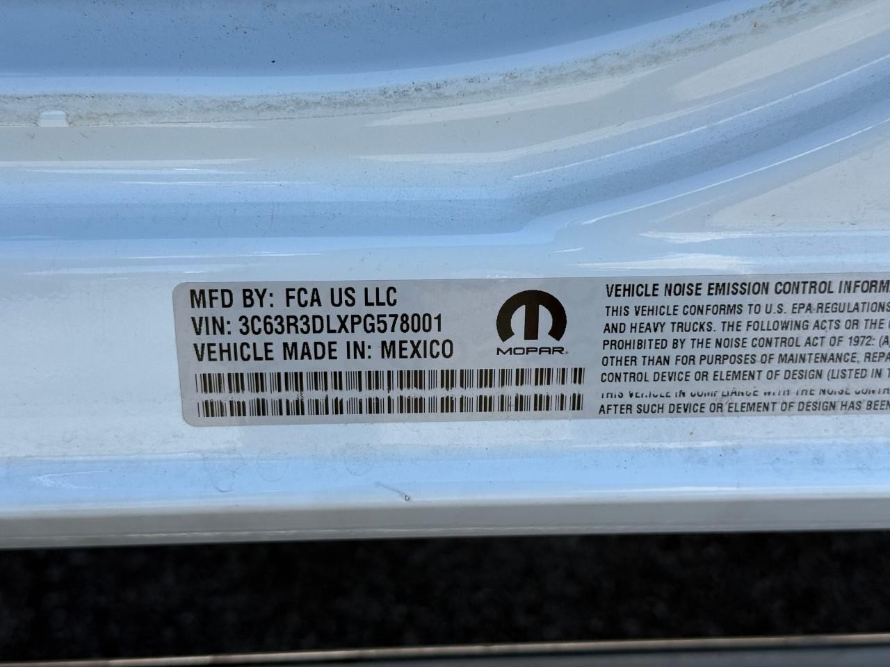 Ram 3500 Vehicle Full-screen Gallery Image 16