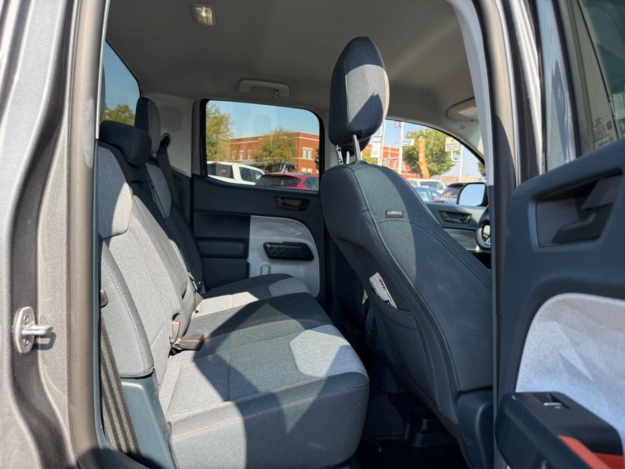 Ford Maverick Vehicle Full-screen Gallery Image 06